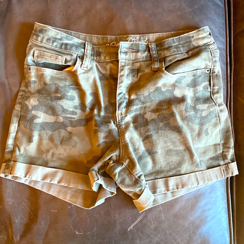 Camo shorts. Good condition. Size 10/30